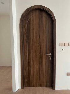 Cửa gỗ nhựa composite đã được lắp đặt