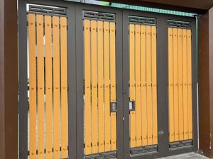 Mẫu cửa cổng gỗ nhựa composite 4 cánh