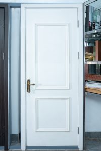 Mẫu cửa gỗ nhựa composite màu trắng