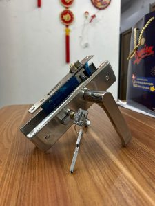 Ảnh khóa dành cho cửa composite