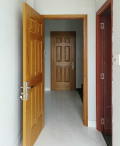 Cửa phòng ngủ đối diện nhau